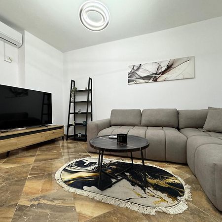 Luxury Apartments In City Center Дуррес Экстерьер фото