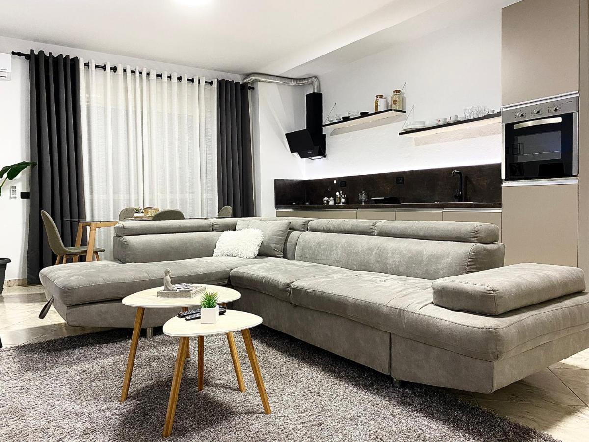 Luxury Apartments In City Center Дуррес Экстерьер фото