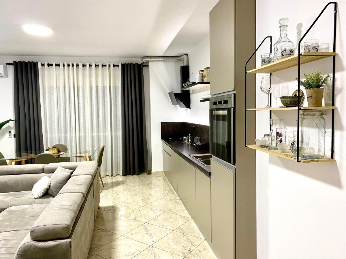 Luxury Apartments In City Center Дуррес Экстерьер фото