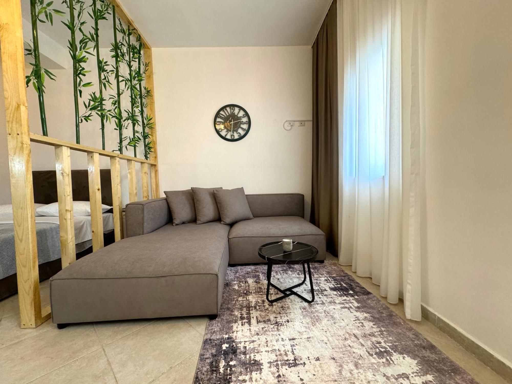 Luxury Apartments In City Center Дуррес Экстерьер фото