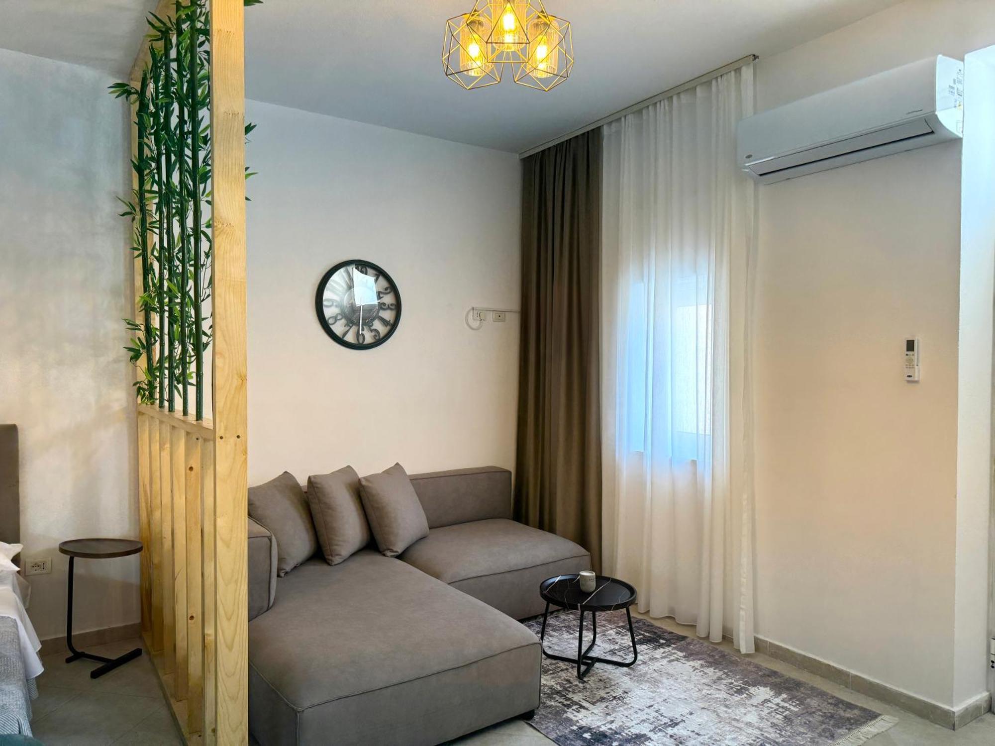 Luxury Apartments In City Center Дуррес Экстерьер фото