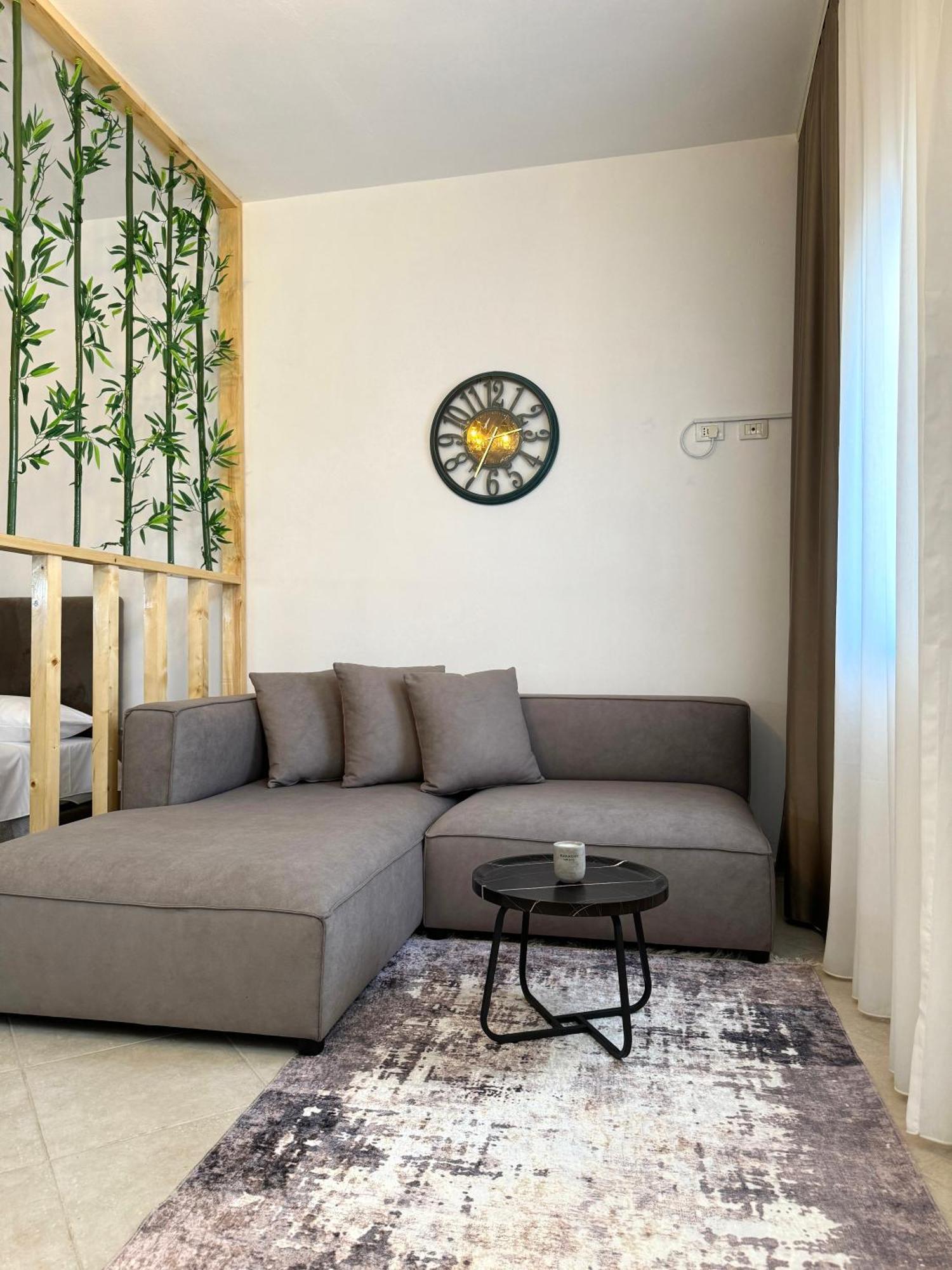 Luxury Apartments In City Center Дуррес Экстерьер фото