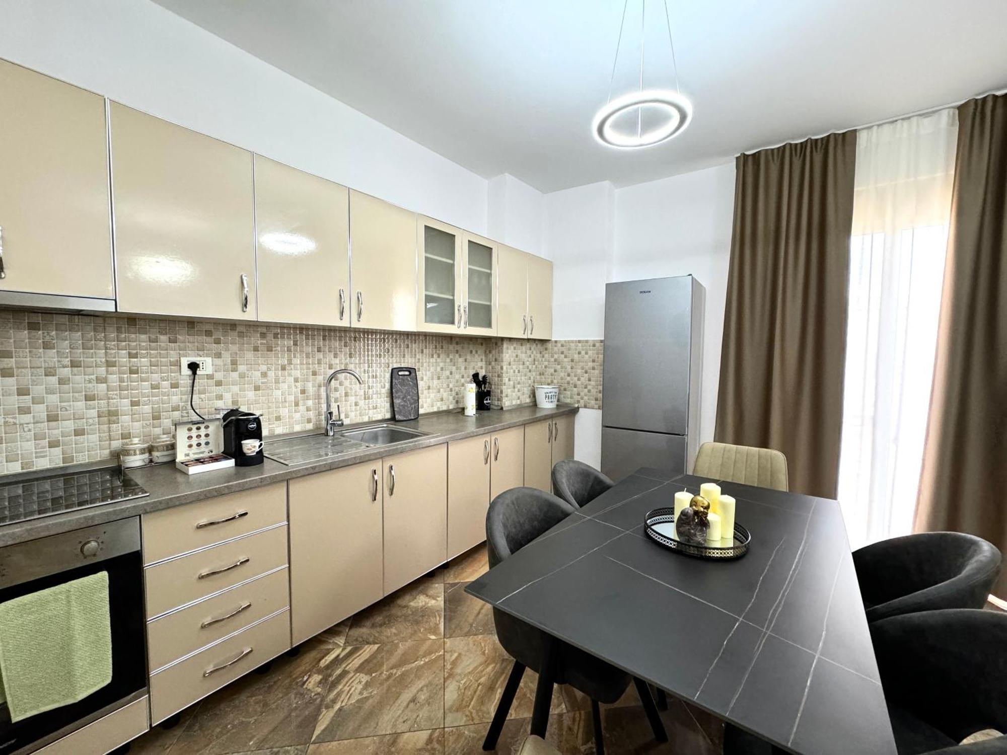 Luxury Apartments In City Center Дуррес Экстерьер фото