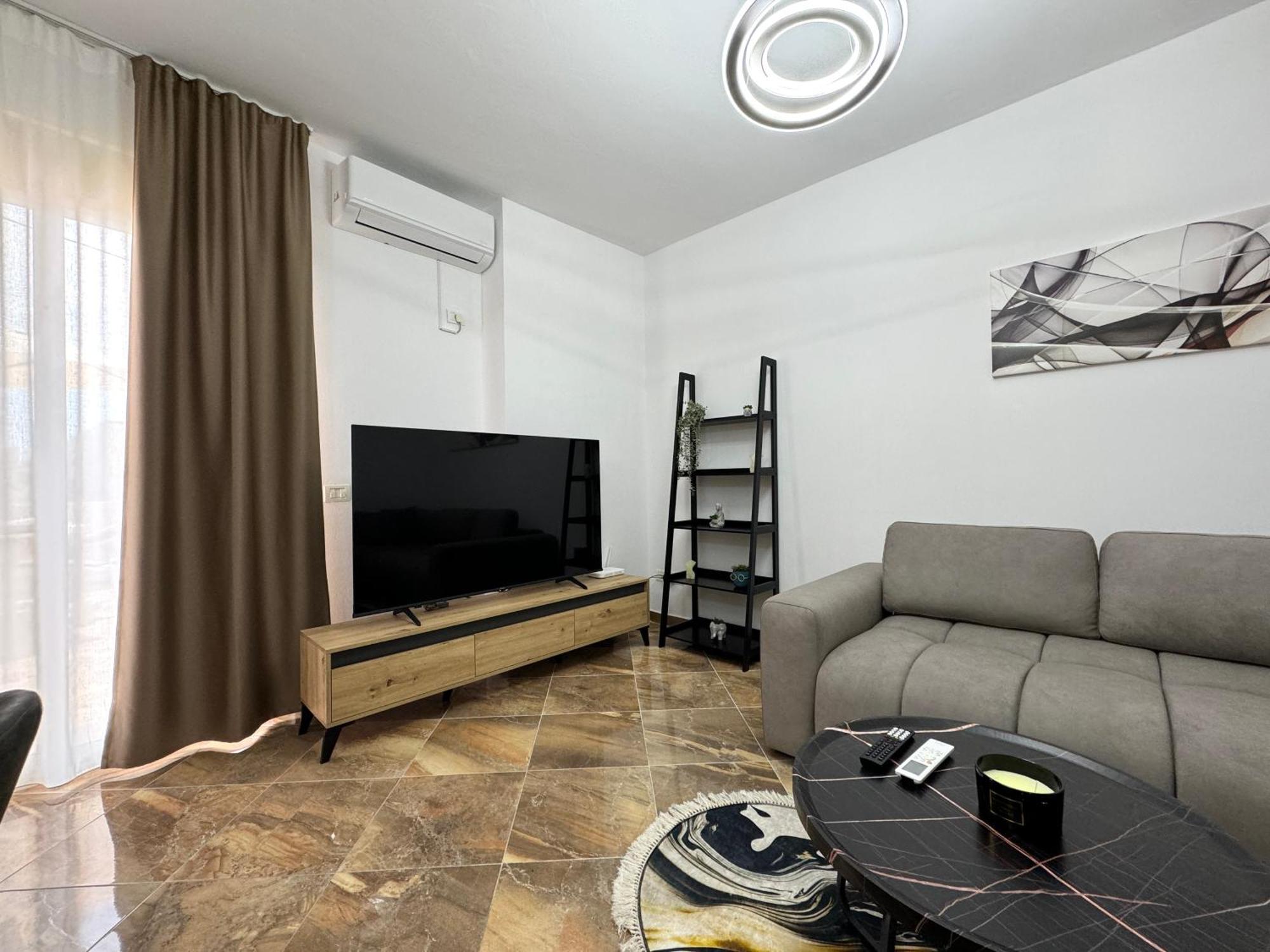 Luxury Apartments In City Center Дуррес Экстерьер фото